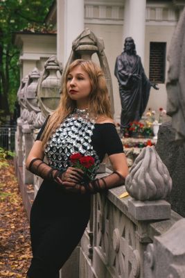 woman, statue, flowers, cemetery, flower wallpaper, flower background, autumn, black dress, lady, nature, memorial, history, cabaret gloves, beautiful flowers, garden decoration, gothic style, grotto statue, red lips, hand on wall, autumn leaves, silvery top, historic building, decorations