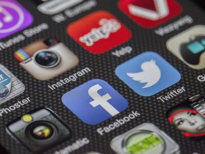 phone, display, apps, applications, screen, phone applications, mobile phone, smartphone, cellphone, phone screen, phone display, twitter, facebook, instagram, multimedia, social media, social network, social networking, mobile, facebook, social media, social media, social media, social media, social media