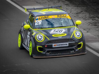 car racing, race car, race track, motorsport, racing