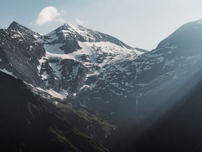 snow covered peaks, free wallpaper, desktop backgrounds, alpine glacier, high mountain, breathtaking landscape, laptop wallpaper, nature beauty, icy summit, austria alps, viral scenery, 4k wallpaper, full hd wallpaper, mountain photography, cool backgrounds, dramatic light, mac wallpaper, wallpaper hd, glacial region, adventure travel, hd wallpaper, 4k wallpaper 1920x1080, wallpaper 4k, beautiful wallpaper, wallpaper, background images, windows wallpaper, free background, background, 4k, desktop background