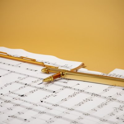 grades, sheet music, christmas, christmas motif, golden christmas tree balls, christmas carols, christmas music, advent, advent season, christmas time, christmas decorations, christmas singing, notenblatt, golden christmas baubles, christmas tree decorations, hd background, advent singing, music, advent songs, make music, christmas concert, christmas background