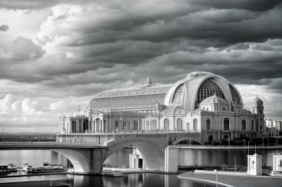 architecture, modern, clouds, science, spain, valencia, museum, art, history, water, skyscrapers, tourism, nature, city, sky, tourist, structural, iconic