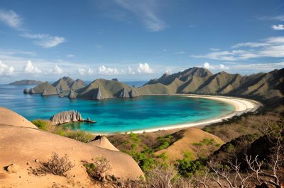komodo national park, indonesia, beach, bay, hilly, sea, sand, resort, mountains, nature, tourism, cliff, panoramic, tropical, sky, nature reserve, proximity, holiday, international travel
