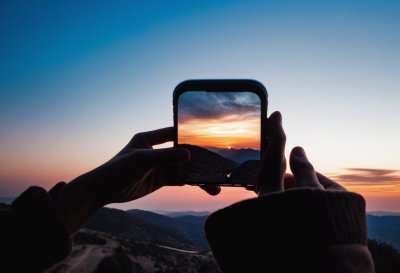 sunset, nature, twilight, landscape, photography, mobile phone, hand, taking a photo, details, digital, outdoor, in hand, capturing, water, golden hour, viewing, evening, panoramic, technology