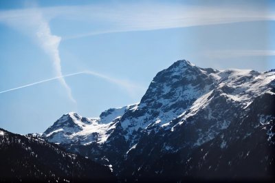 snowy mountain, alpine peak, blue sky, contrails, winter scene, rock formation, sunlight, cold, nature, daytime, landscape, mountain range, alps, austria, natural beauty, hiking, awe, photography, tourist destination, phone background