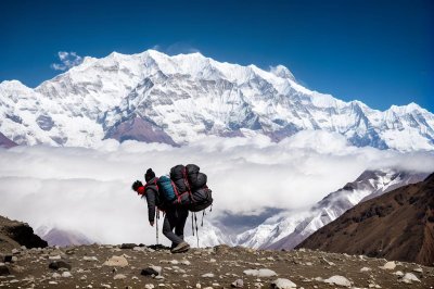 nepal, himalayas, annapurna, porter, trekking, backpack, snow, mountains, dry grass, blue sky, sea of clouds, adventure, local culture, hiking trail, himalayan trekking culture, expedition, travel photography, nature, dry landscape, high altitude