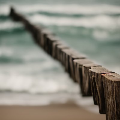 sea, waves, wooden posts, coast, nature, wooden pillars, shoreline, current, foamy water, mist, tide, calm, atmosphere, landscape, relaxing, water body, natural scenery, reflection, artistic photography